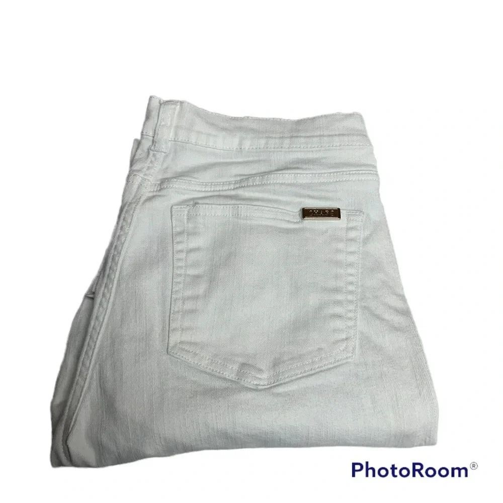 Chaps white jean capris size 8 in great condition